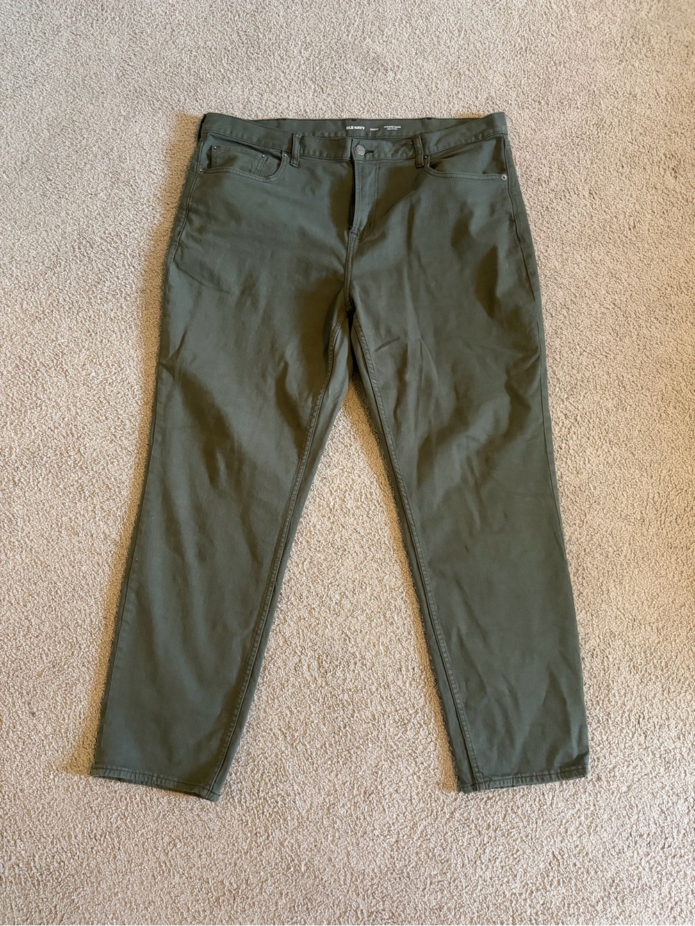 Old Navy Men’s Athletic Taper Jean - Olive/Green - 42x32 - EUC